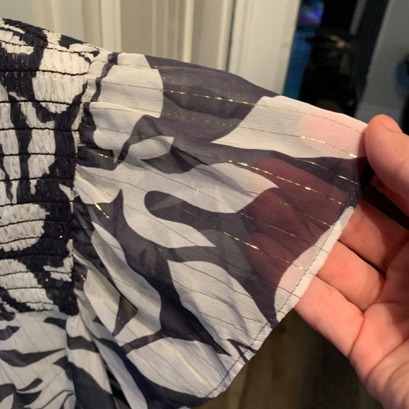 Marie Oliver flutter sleeve top w/ metallic. 248 retail.‎ Wornnonce - Picture 6 of 6